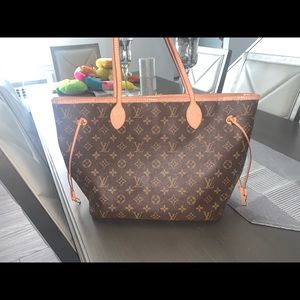 Louis Vuitton never full